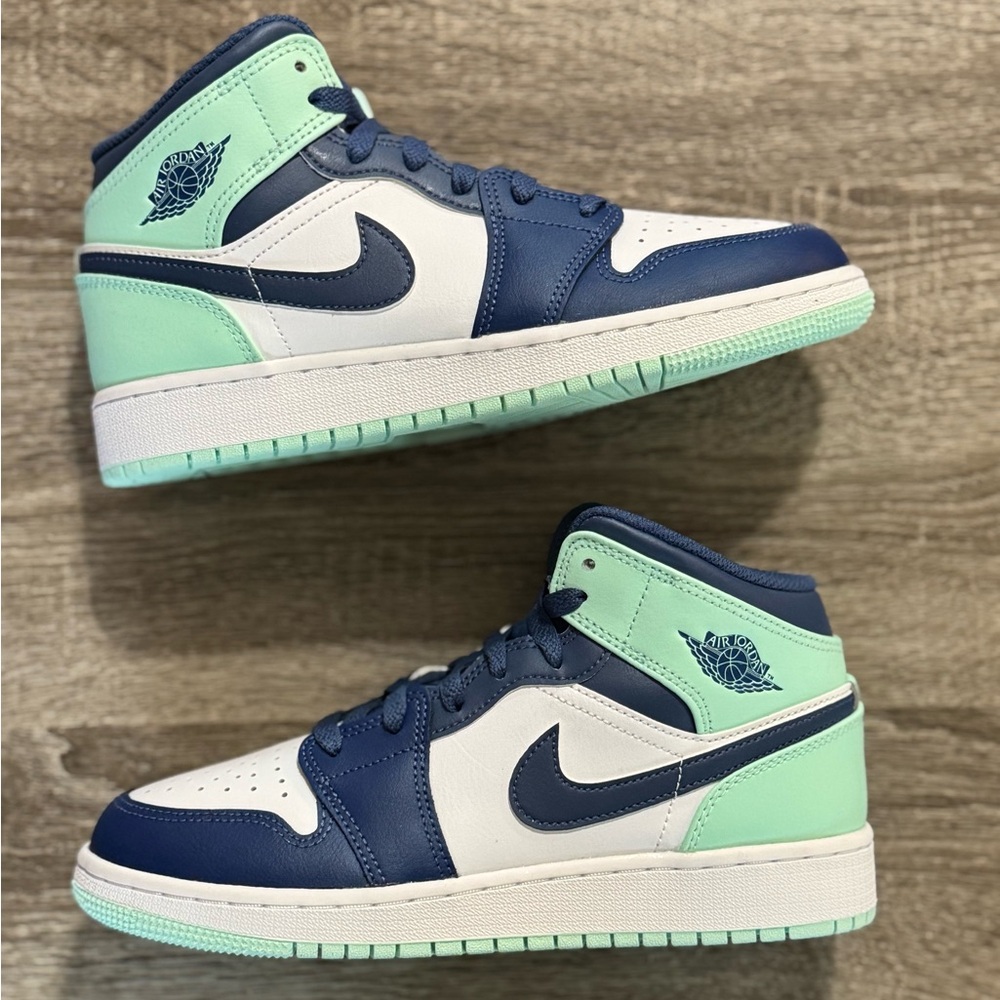 Jordan 1 Mid